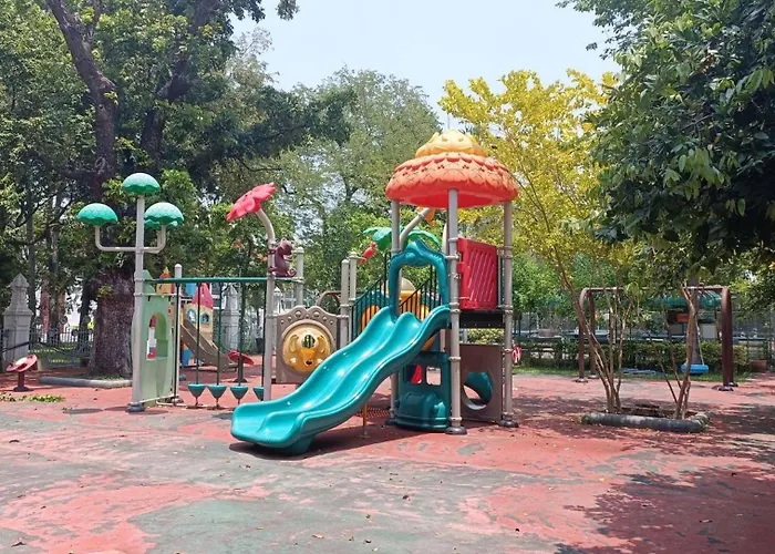 Carl And Ellie 度假居 曼谷